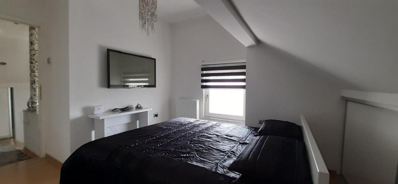 Apartment "Black & White" Sarajevo Ngoại thất bức ảnh