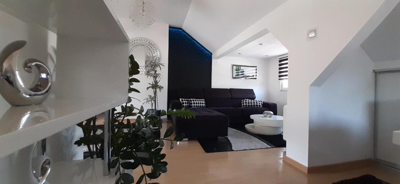 Apartment "Black & White" Sarajevo Ngoại thất bức ảnh