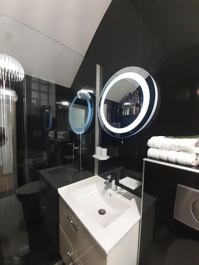 Apartment "Black & White" Sarajevo Ngoại thất bức ảnh